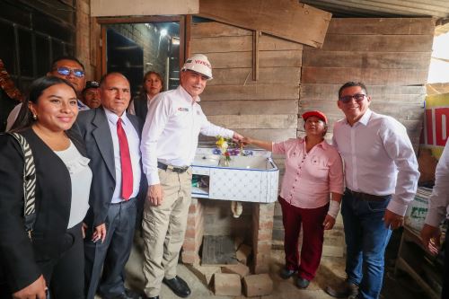 El ministro de Vivienda, Construcción y Saneamiento, Durich Whittembury, inauguró la segunda etapa del proyecto Esquema Anexo 22 de Jicamarca, en el distrito de San Antonio de Huarochirí. Cortesía MVCS