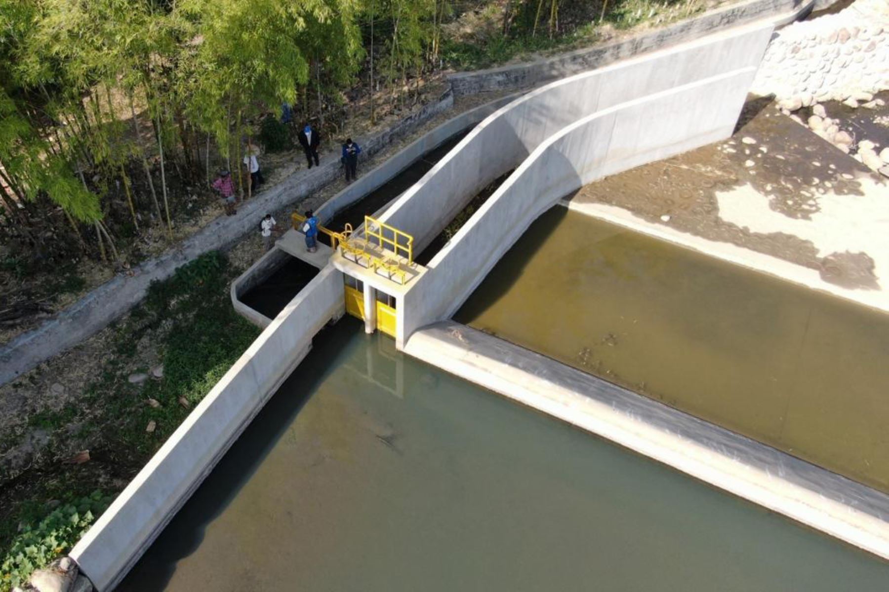 Las obras de infraestructura de riego beneficiarán directamente a 10,154 familias productoras y permitirán asegurar el riego de más de 29,097 hectáreas de cultivos. Foto: ANDINA/PSI