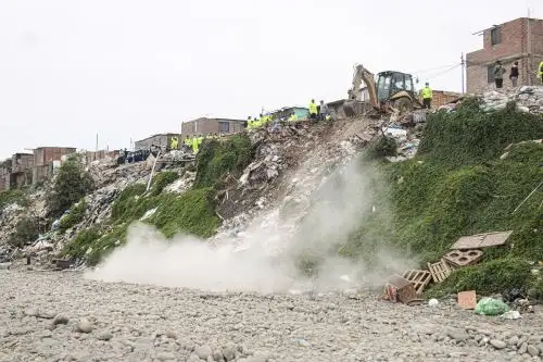 El Congreso de República publicó la ley que modifica el Código Penal, Decreto Legislativo 635, para tipificar el delito de exposición al peligro por arrojo de residuos sólidos en cauces naturales. Foto: ANDINA