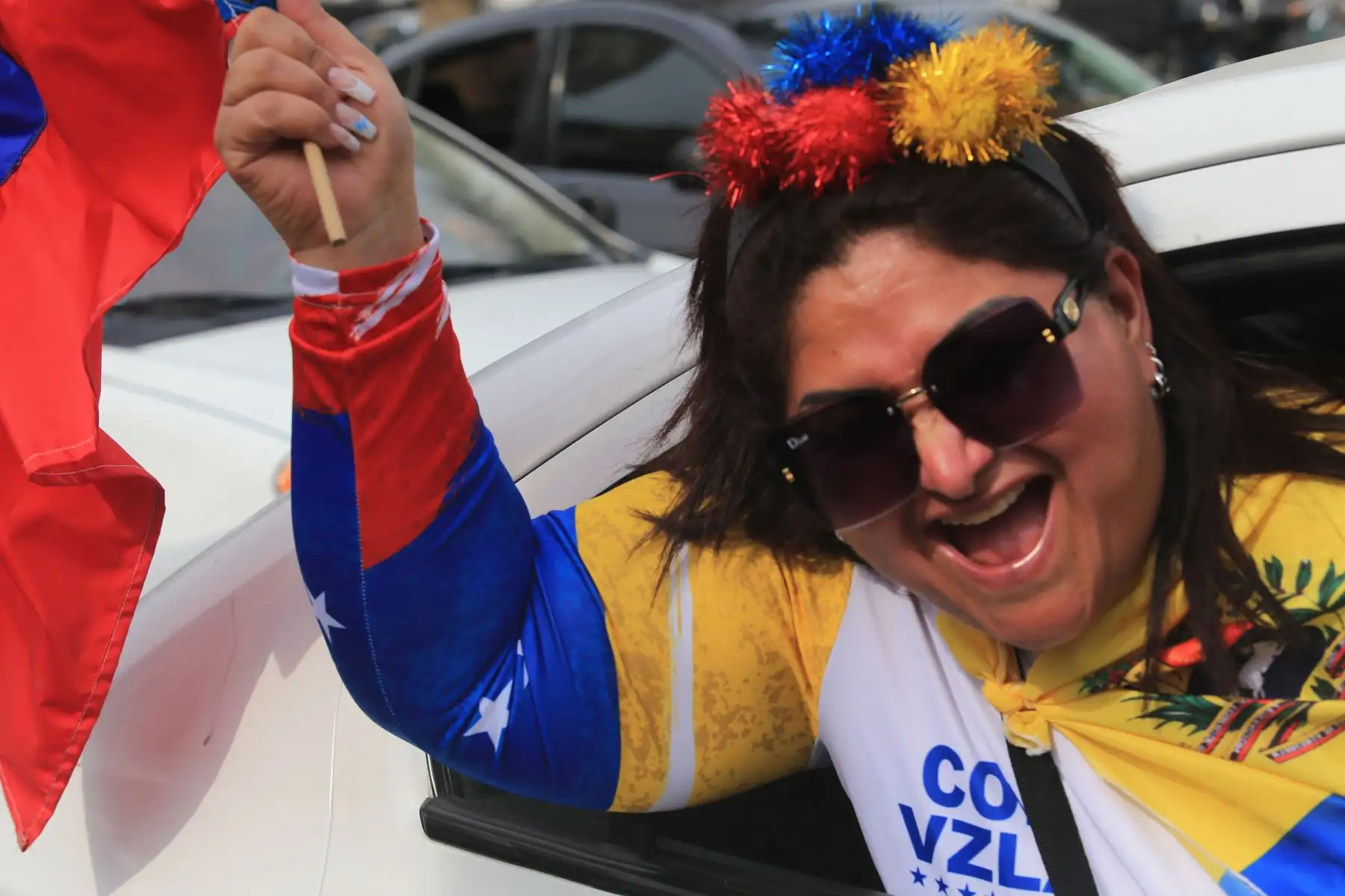 Venezolanos residentes en Lima, se reúnen en las inmediaciones de la embajada de su país para manifestar contra el régimen de Nicolas Maduro . FOTO:ANDINA/Hector Vinces
