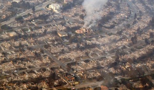 Los Ángeles: surgen los espantosos restos dejados por el fuego en Malibú