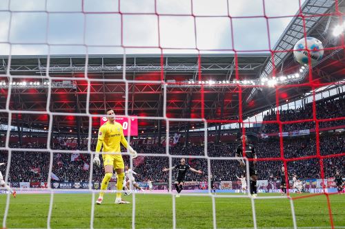 Leipzig golea 4 a 2 al  Werder Bremen durante el partido de fútbol de la primera división alemana de la Bundesliga