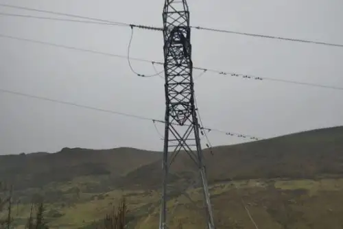 Personal técnico de Electrocentro viene realizando los trabajos necesarios a fin de restablecer el servicio eléctrico.