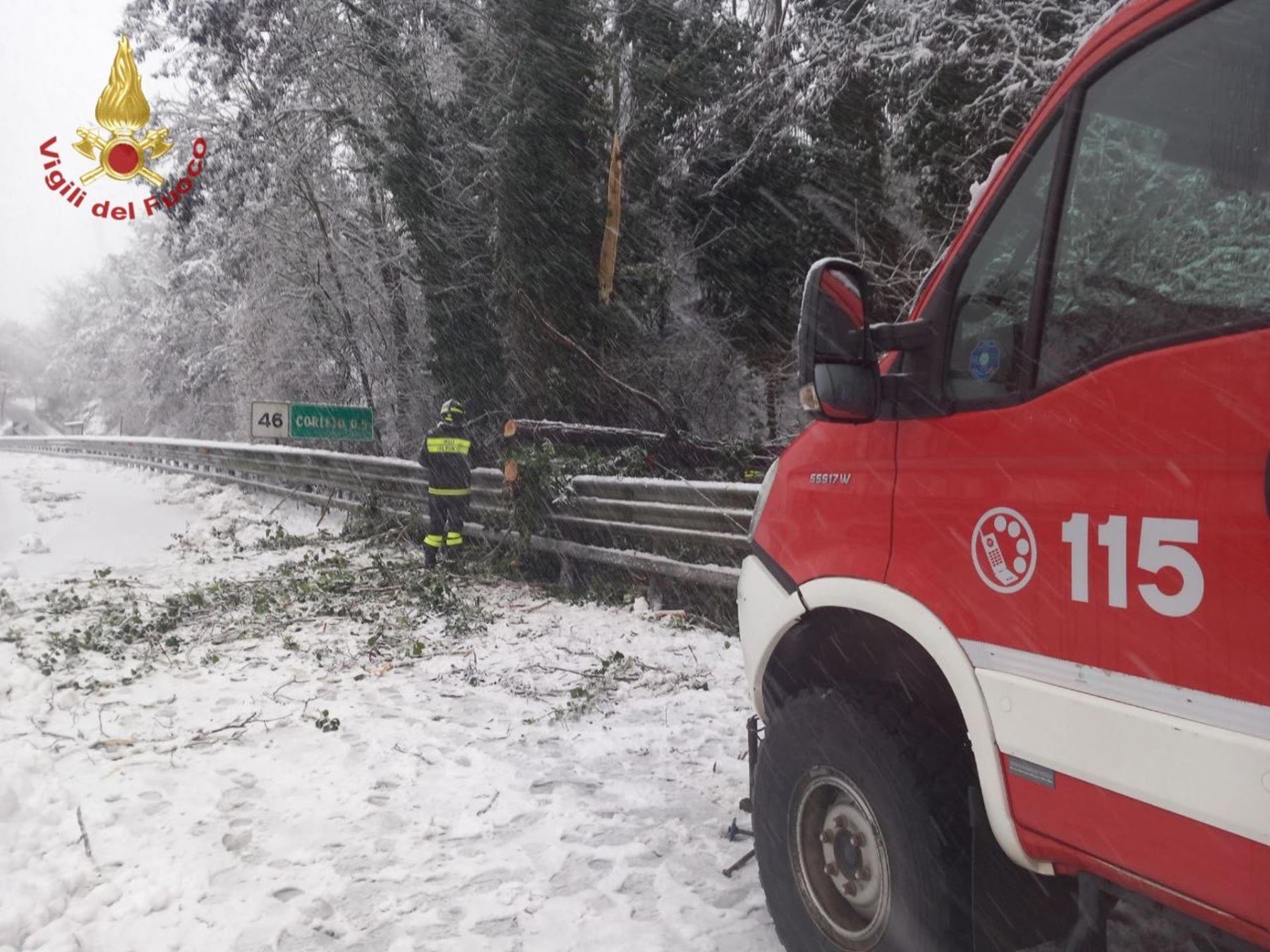 Fuertes vientos y nevadas en el sur de Italia, con escuelas cerradas y trenes bloqueados