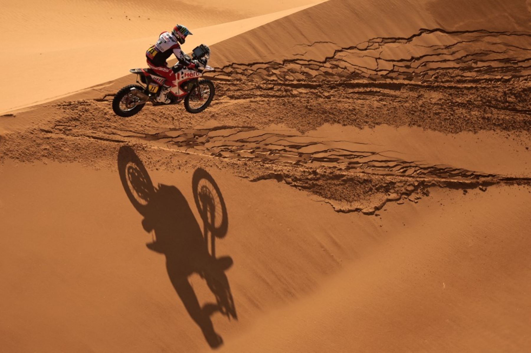 El piloto chileno José Ignacio Cornejo Florimo compite durante la Etapa 8 del Rally Dakar 2025, entre Al Duwadimi y Riad, en Arabia Saudita, el 13 de enero de 2025. Foto: AFP