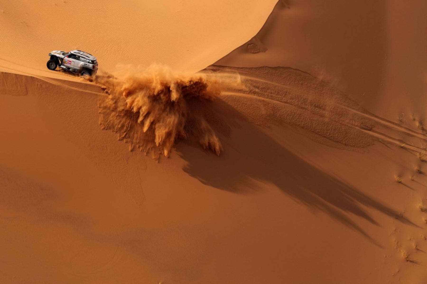 El piloto belga Guillaume de Mevius y el copiloto francés Mathieu Baumel compiten durante la Etapa 7 del Rally Dakar 2025, entre Al Duwadimi y Al Duwadimi, en Arabia Saudita. Foto: AFP