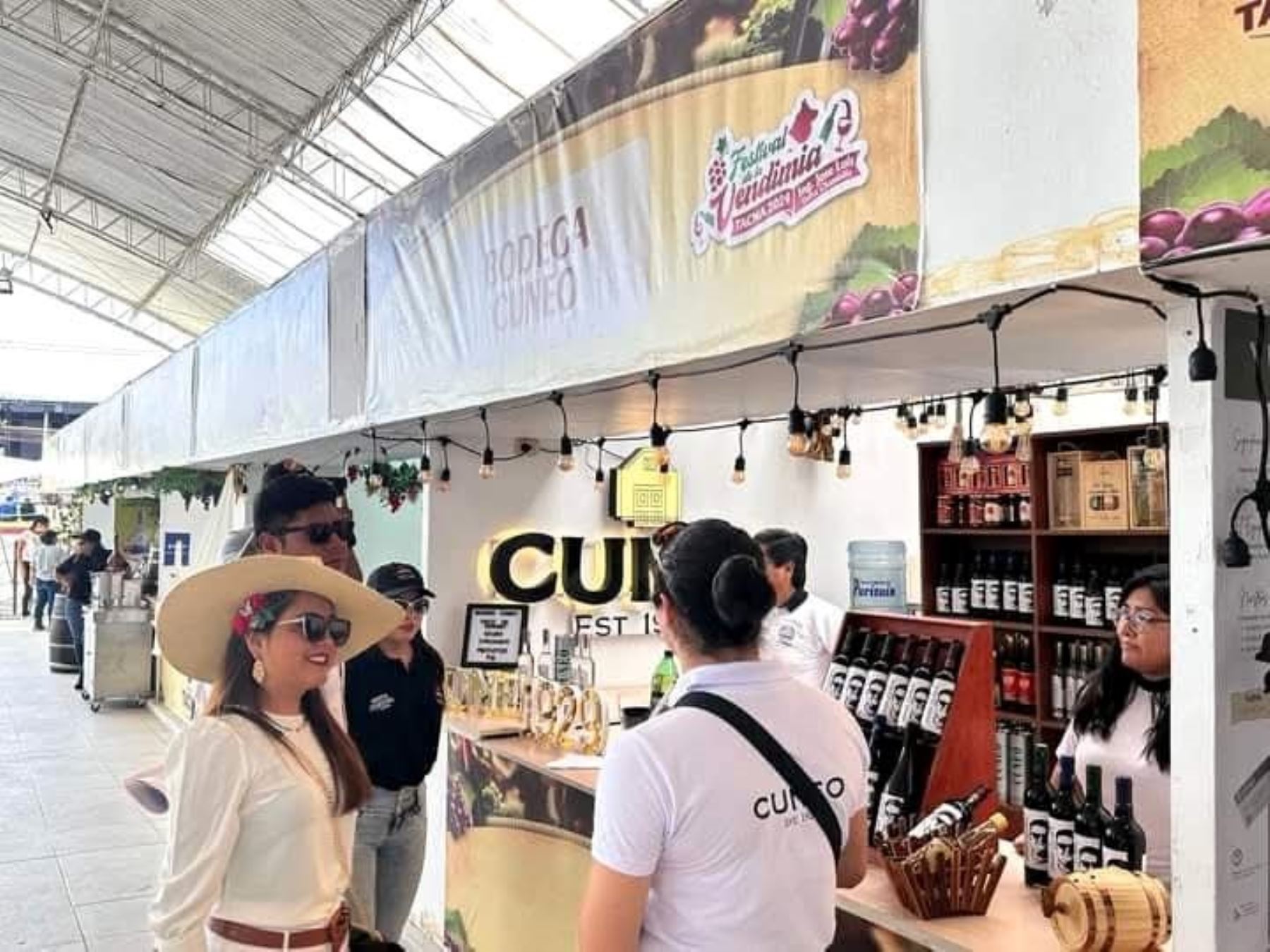 El Festival de la Vendimia 2025 que se celebrará en el distrito de Pocollay, en Tacna, reunirá a los principales productores de vino y pisco de esta región y ofrecerá, además, otros productos emblemáticos tacneños. ANDINA/Difusión