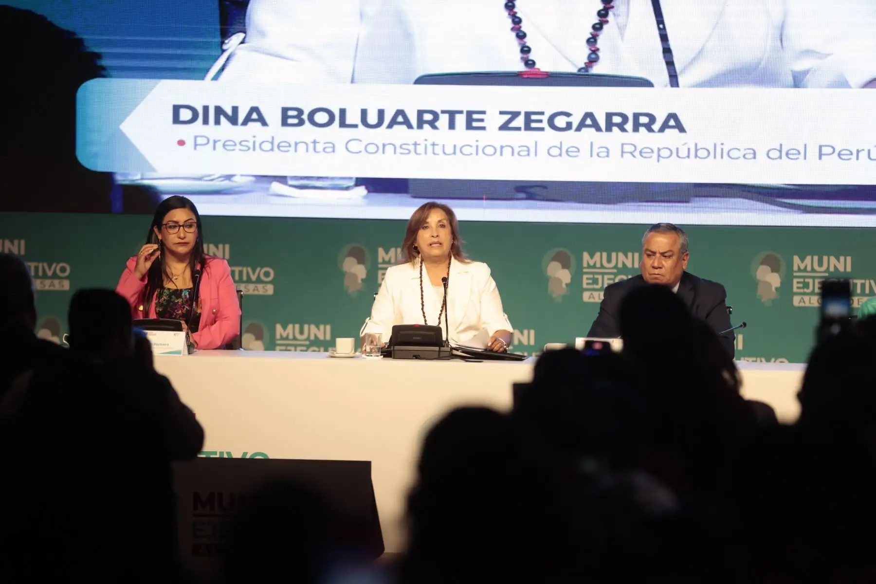 La presidenta de la república, Dina Ercilia Boluarte Zegarra, lidera el MUNI Ejecutivo Alcaldesas, instancia dirigida a las máximas autoridades provinciales y distritales del país. Foto: ANDINA/Vidal Tarqui