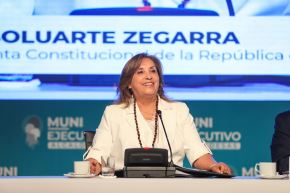 "Vamos a responder con más trabajo, obras, dedicación, más servicio a nuestro pueblo, somos servidores públicos", enfatizó la mandataria. Foto: ANDINA/Prensa presidencia