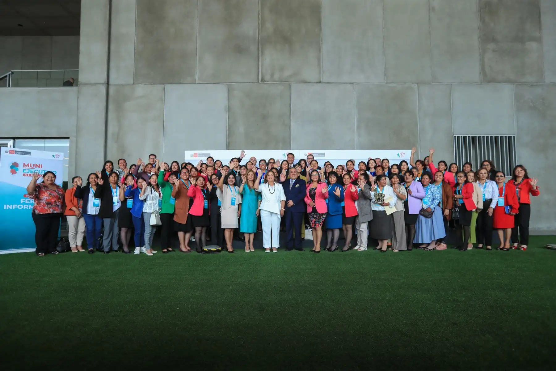 La señora Presidenta de la República, Dina Ercilia Boluarte Zegarra, participa en el MUNI Ejecutivo Alcaldesas 2025. Foto: ANDINA/Prensa Presidencia