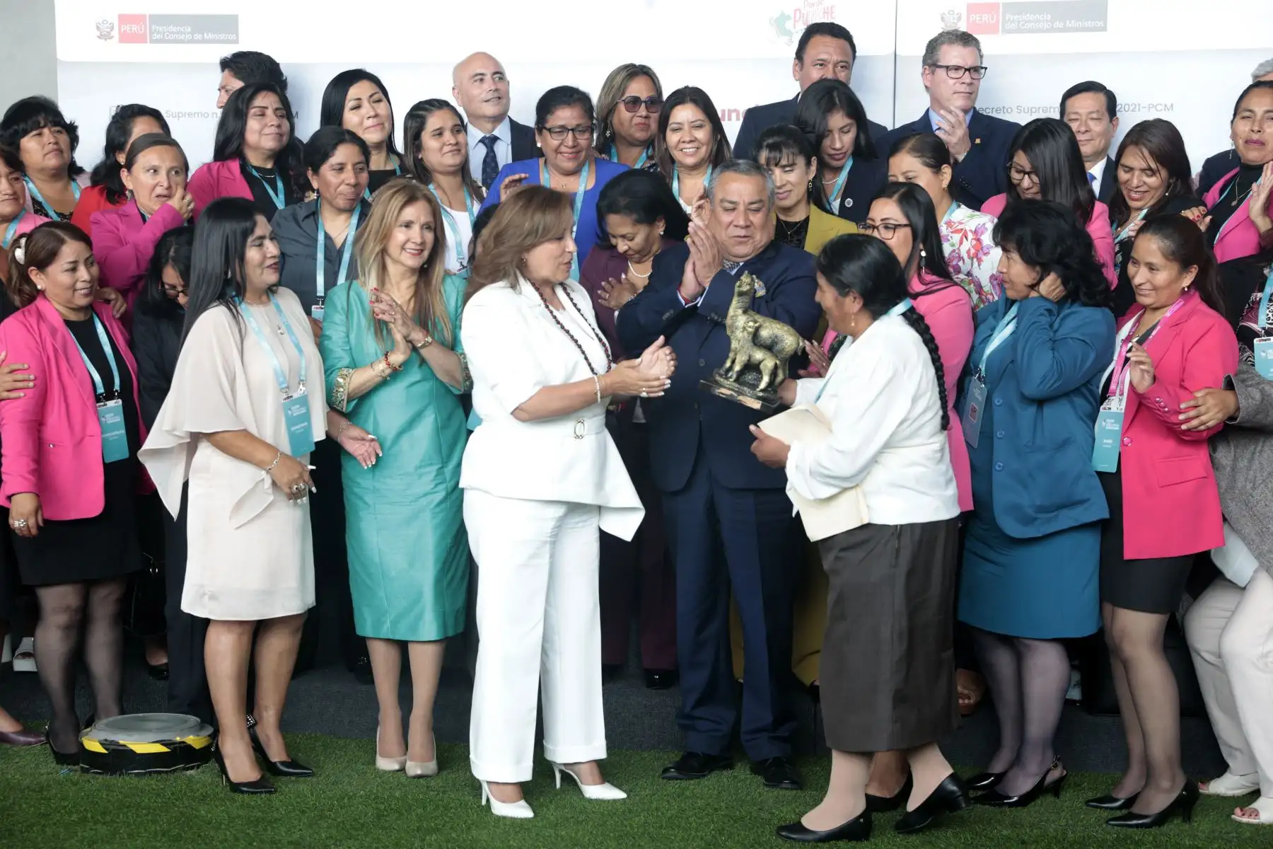 La presidenta de la república, Dina Ercilia Boluarte Zegarra, lidera el MUNI Ejecutivo Alcaldesas, instancia dirigida a las máximas autoridades provinciales y distritales del país. Foto: ANDINA/Vidal Tarqui