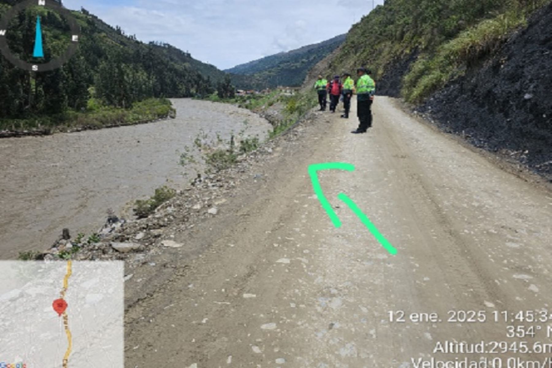 Accidente ocurrió en la carretera Paucartambo-Llaychu, en el sector “Hierbabuenayoc”, cuando el vehículo de color rojo, con placa de rodaje BRJ-338, al parecer se precipitó a la caudalosa cuenca.