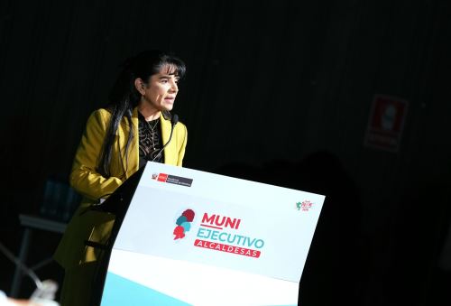 La ministra de Comercio Exterior y Turismo, Desilú León, participó en el Muni Ejecutivo Alcaldesas. Cortesía Mincetur