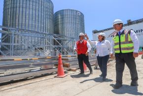 La presidenta de la república, Dina Boluarte, participa en la inspección de las obras de ampliación del muelle norte en el puerto del Callao. Foto: ANDINA/ Prensa Presidencia