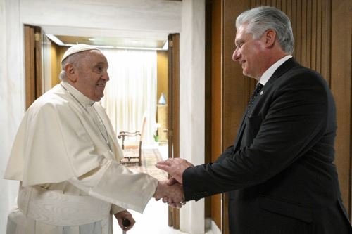 Encuentro entre el papa Francisco y el presidente de Cuba, Miguel Díaz-Canel (imagen de archivo). Foto: AFP