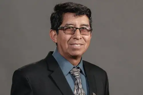 Melecio Tito Mamani ha sido pionero en proyectos transformadores que abordan los desafíos exclusivos de las escuelas rurales, como la pobreza, la desnutrición y el bajo nivel educativo de los estudiantes y sus padres.ANDINA/Difusión