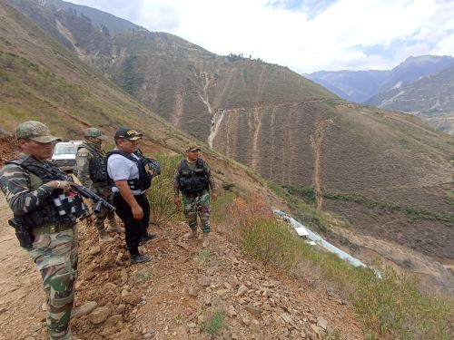 III Macro Región Policial de La Libertad desplegó efectivos policiales para confirmar un nuevo atentado perpetrado por mineros ilegales contra la minera Poderosa en Pataz, en la sierra de la región La Libertad. ANDINA/Difusión