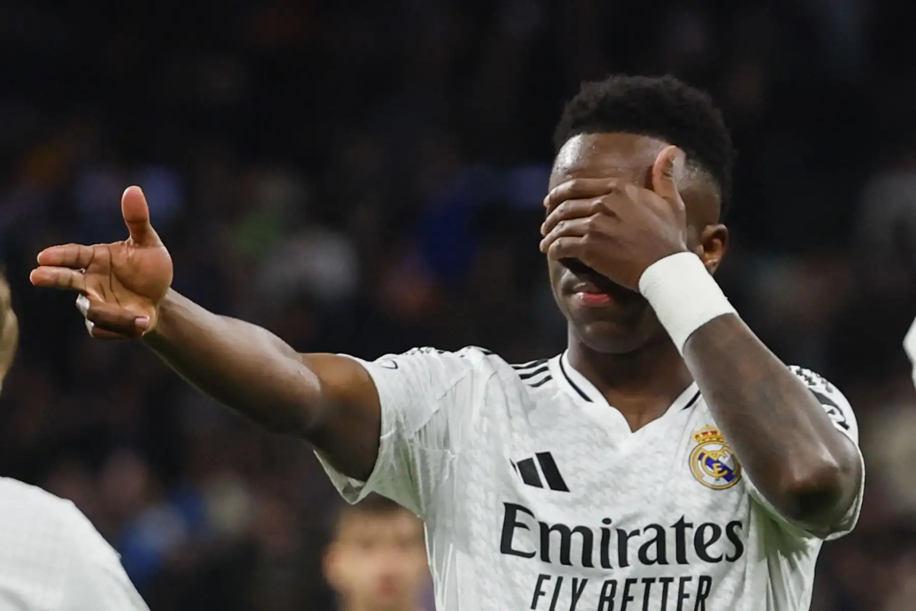 El delantero brasileño del Real Madrid Vinicius Jr. celebra su gol, el segundo del equipo blanco, durante el partido de octavos de final de la Copa del Rey que Real Madrid y Celta de Vigo. EFE