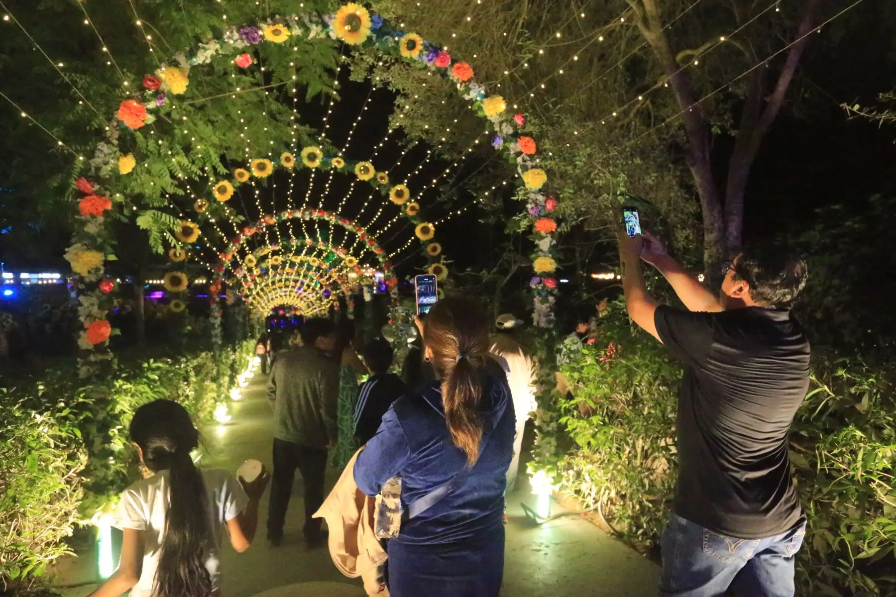 Bosque Mágico Encantado, el nuevo atractivo implementado en el Club Metropolitano Huáscar, que fusiona la naturaleza y la magia para ofrecer una experiencia diferente a sus visitantes. FOTO:ANDINA/Hector Vinces
