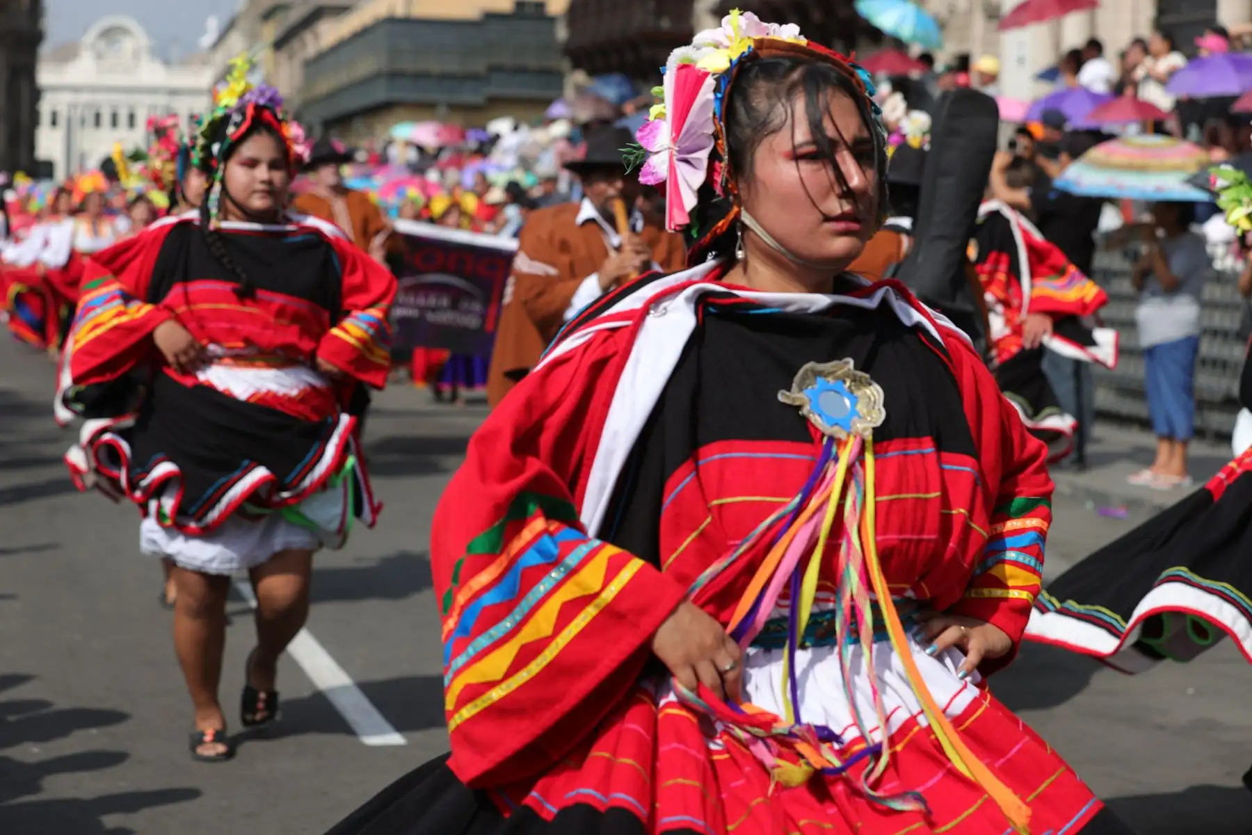 Municipalidad de Lima inicia celebraciones por el aniversario de Lima con un colorido pasacalle de danzas folclóricas. Foto: ANDINA/Melina Mejía