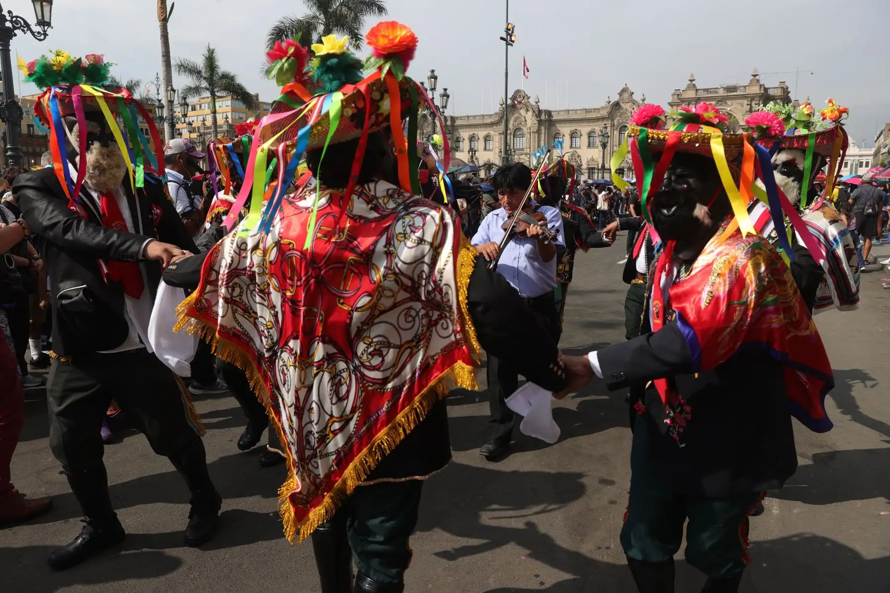 Municipalidad de Lima inicia celebraciones por el aniversario de Lima con un colorido pasacalle de danzas folclóricas. Foto: ANDINA/Melina Mejía