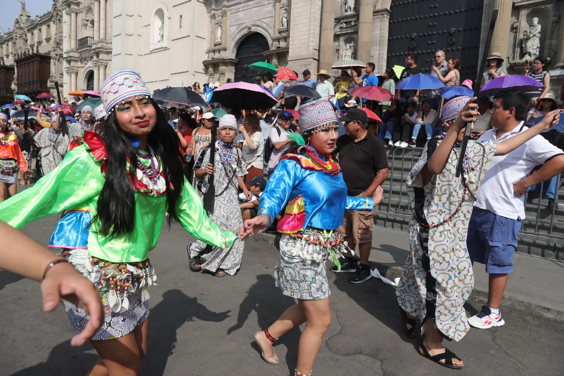 Municipalidad de Lima inicia celebraciones por el aniversario de Lima con un colorido pasacalle de danzas folclóricas. Foto: ANDINA/Melina Mejía
