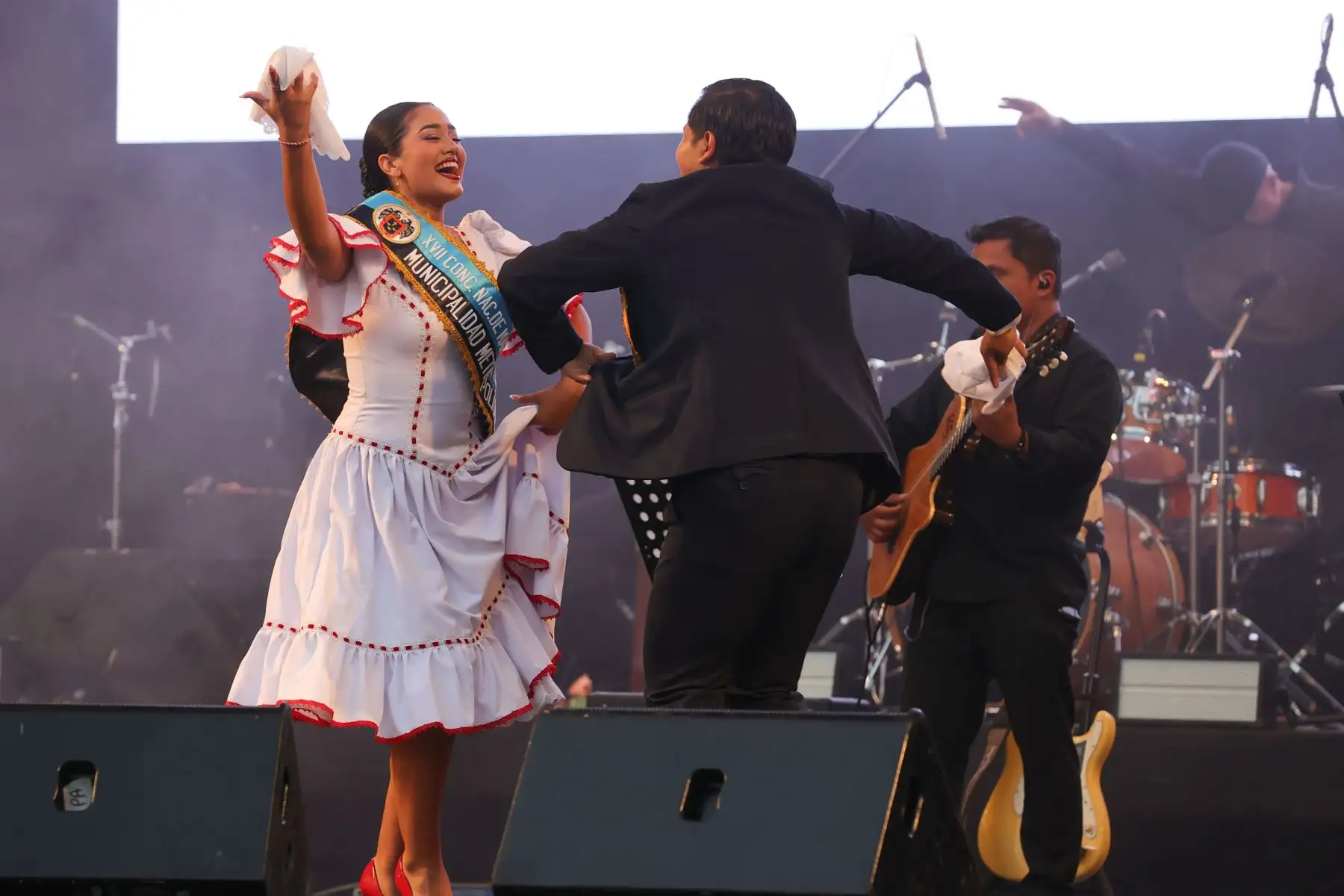 Limeños disfrutaron la gran jarana criolla por el 490 aniversario de Lima. Foto: ANDINA/Melina Mejía