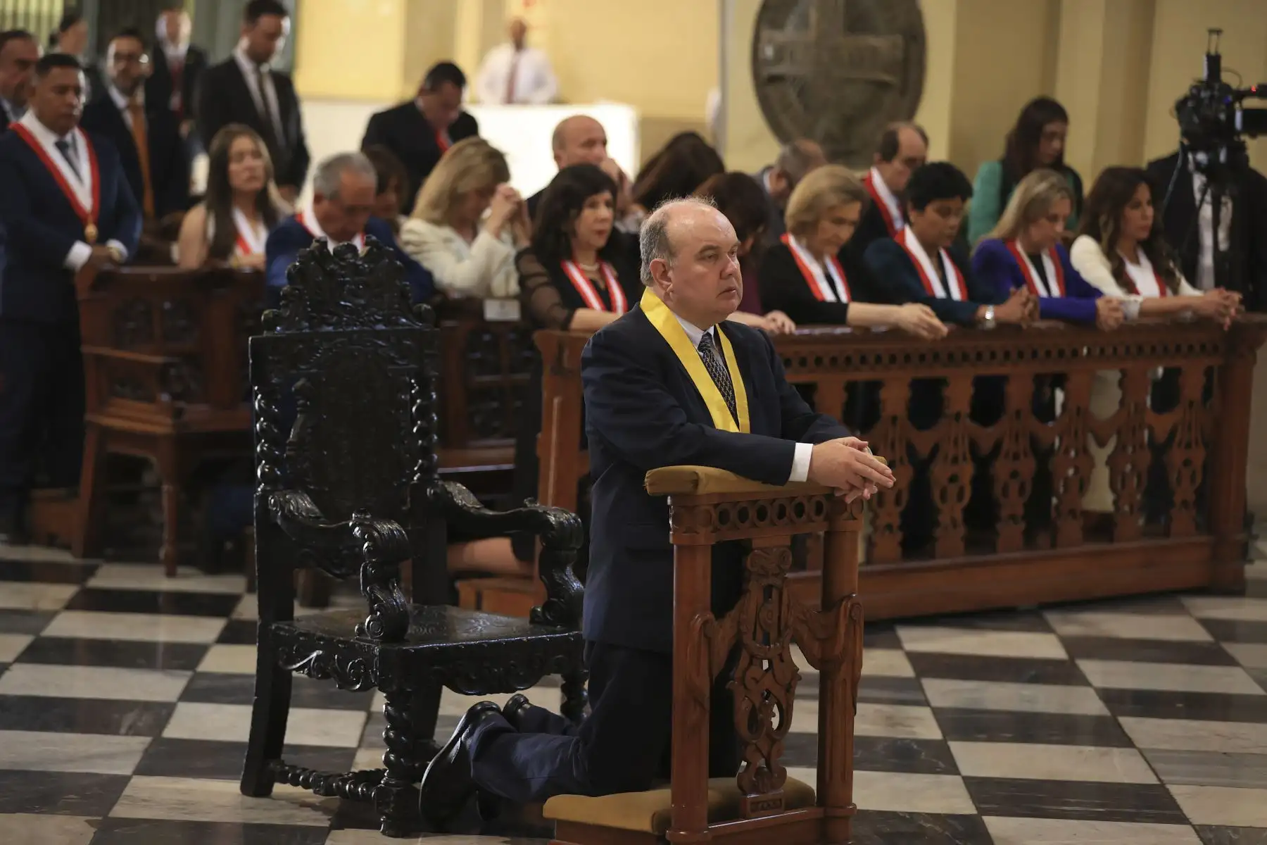 El alcalde de Lima, Rafael López Aliaga, acompañado de autoridades municipales y congresistas, participó de la Misa y Te Deum por el 490 aniversario de la ciudad de Lima. Foto: ANDINA/Jhonel Rodríguez Robles