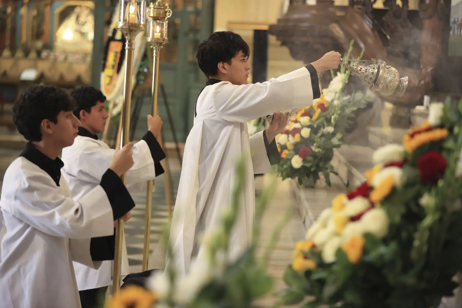 El alcalde de Lima, Rafael López Aliaga, acompañado de autoridades municipales y congresistas, participó de la Misa y Te Deum por el 490 aniversario de la ciudad de Lima. Foto: ANDINA/Jhonel Rodríguez Robles