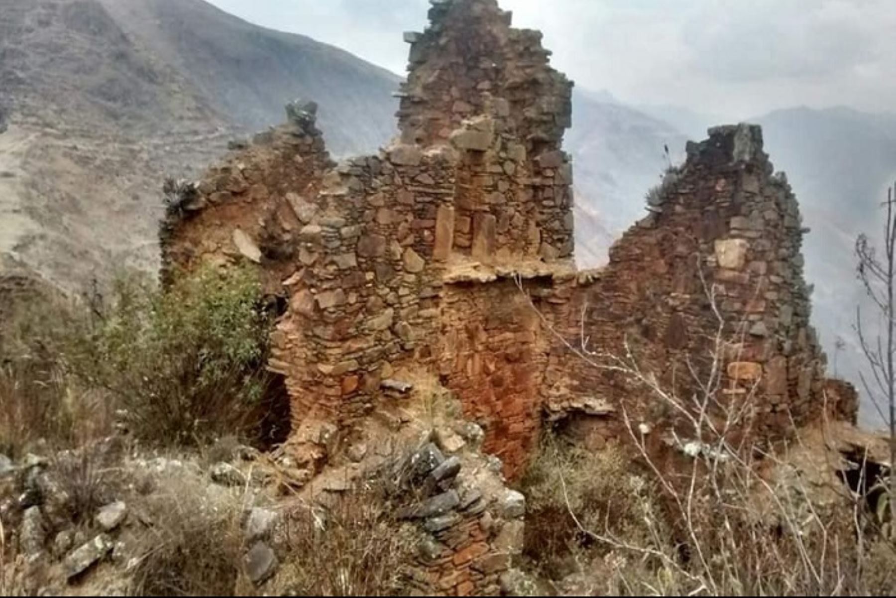 Sitio arqueológico Wanrin es un asentamiento asociado a la sociedad Yaro, que se caracteriza por edificar estructuras semicirculares y cuadrangulares distribuidas principalmente sobre la cima y laderas del cerro Wanrin.