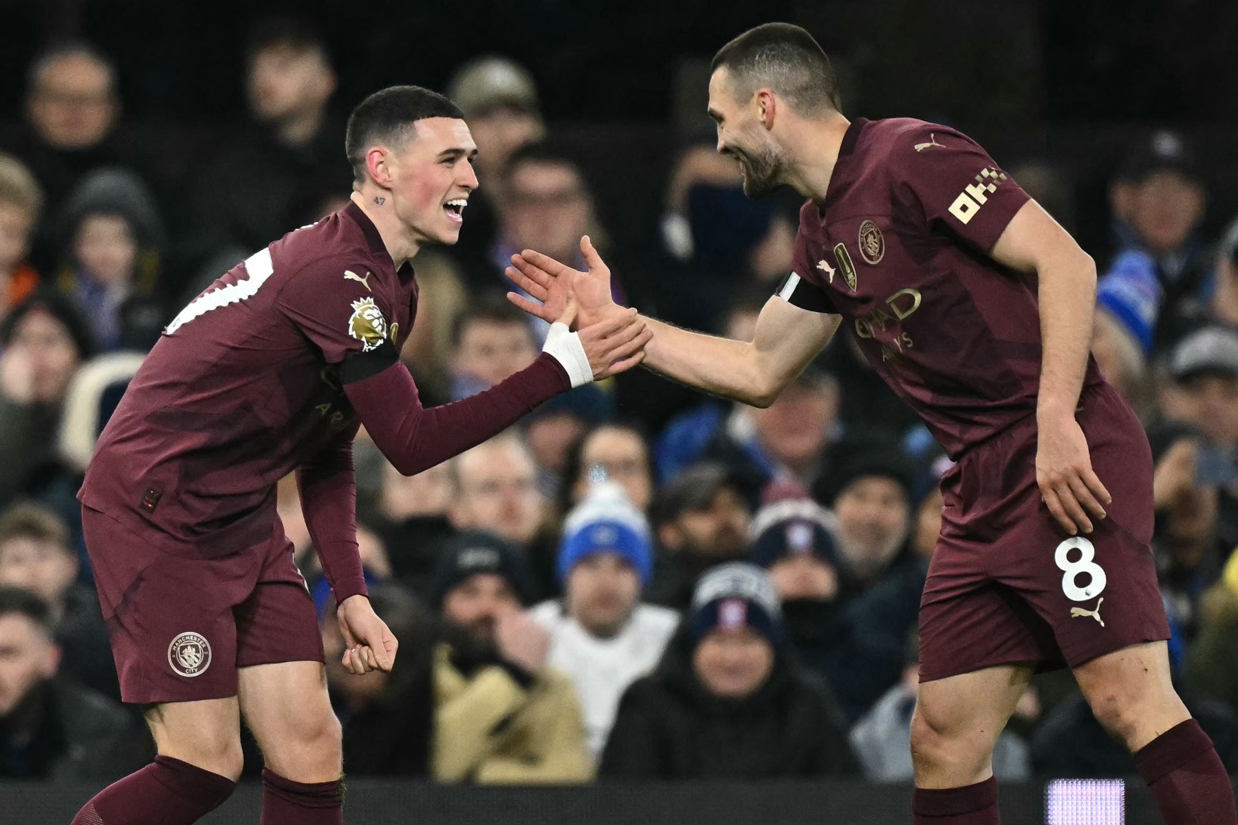 El centrocampista inglés del Manchester City, Phil Foden celebra con el centrocampista croata del Manchester City, Mateo Kovacic después de marcar el gol inicial del partido de fútbol de la Premier League inglesa entre Ipswich Town y Manchester City.
Foto: AFP