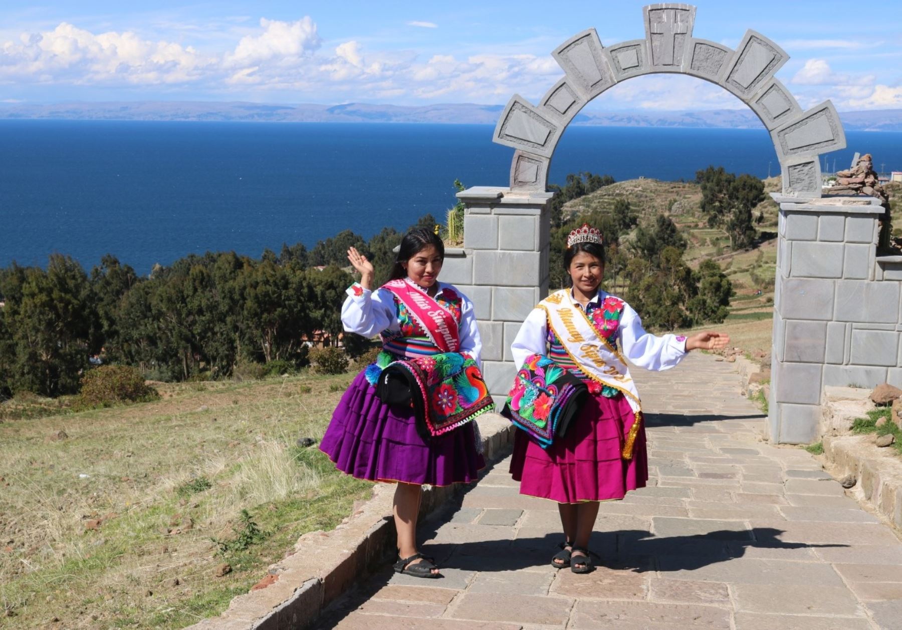 La Fiesta de la Pachatata y la Pachamama es una de las celebraciones ancestrales que se festeja en la isla de Amantaní, región Puno, cada tercer jueves de enero. ANDINA/Difusión