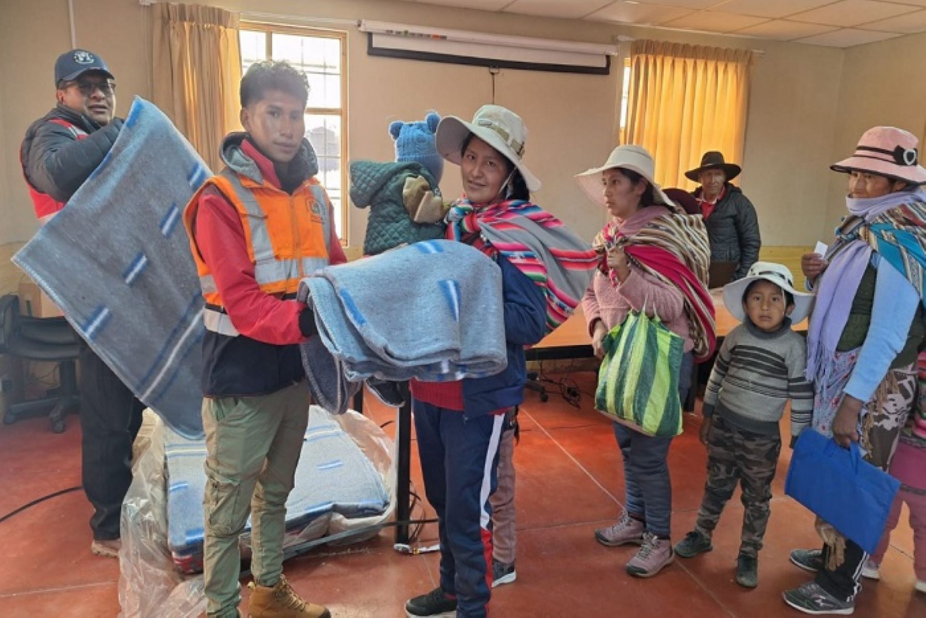 Los tambos serán puntos de prevención y preparación de la población para mitigar el impacto de la caída de lluvias intensas, granizo, la caída de huaicos y desastres naturales u ocasionados por el factor humano.