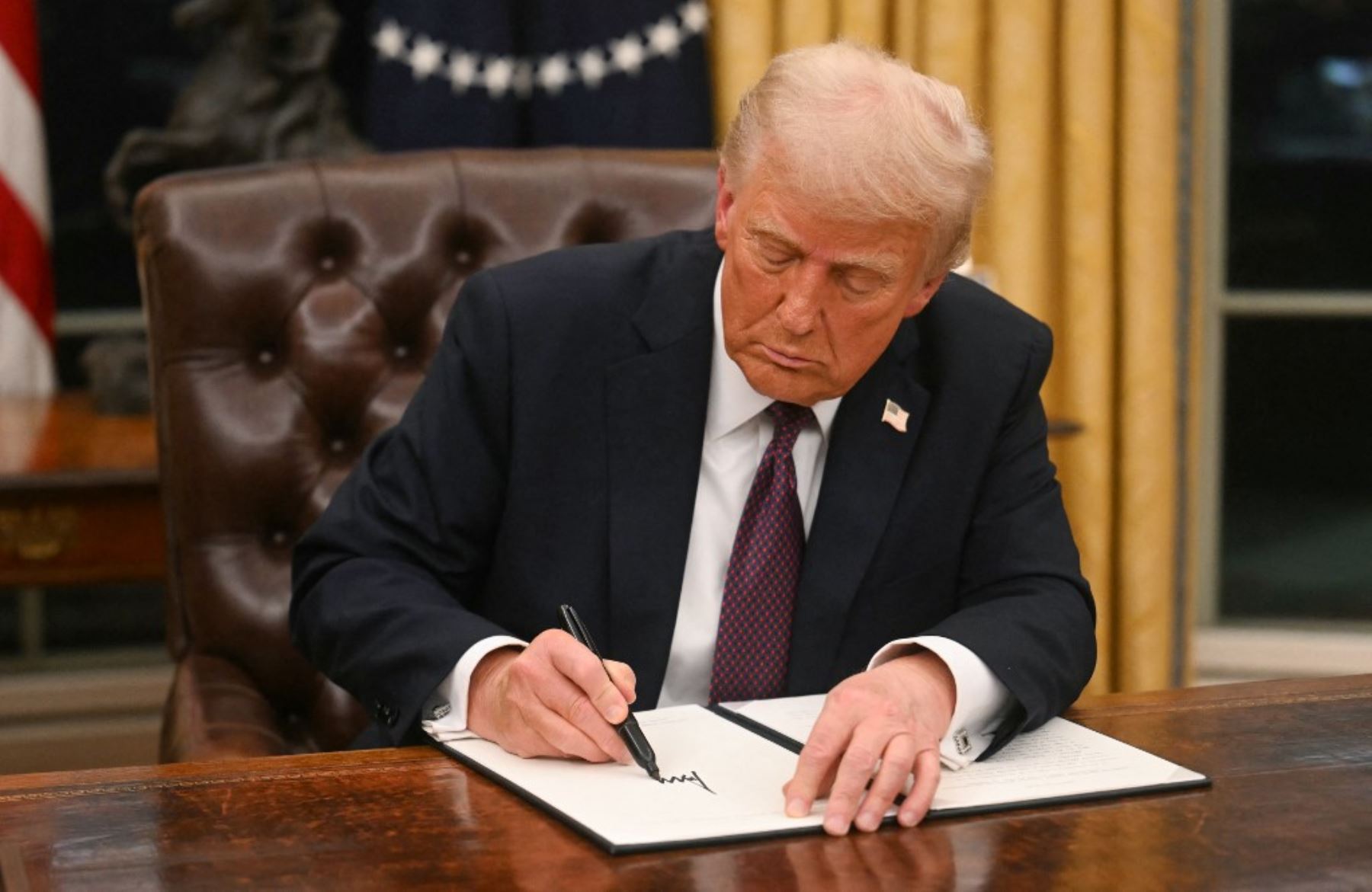 Este lunes, miembros de su equipo adelantaron a la prensa que Trump revisará la relación comercial de EE. UU. con China, Canadá y México. Foto: AFP