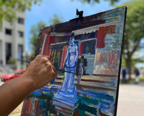 Realizan singular taller de pintura en Barranco.