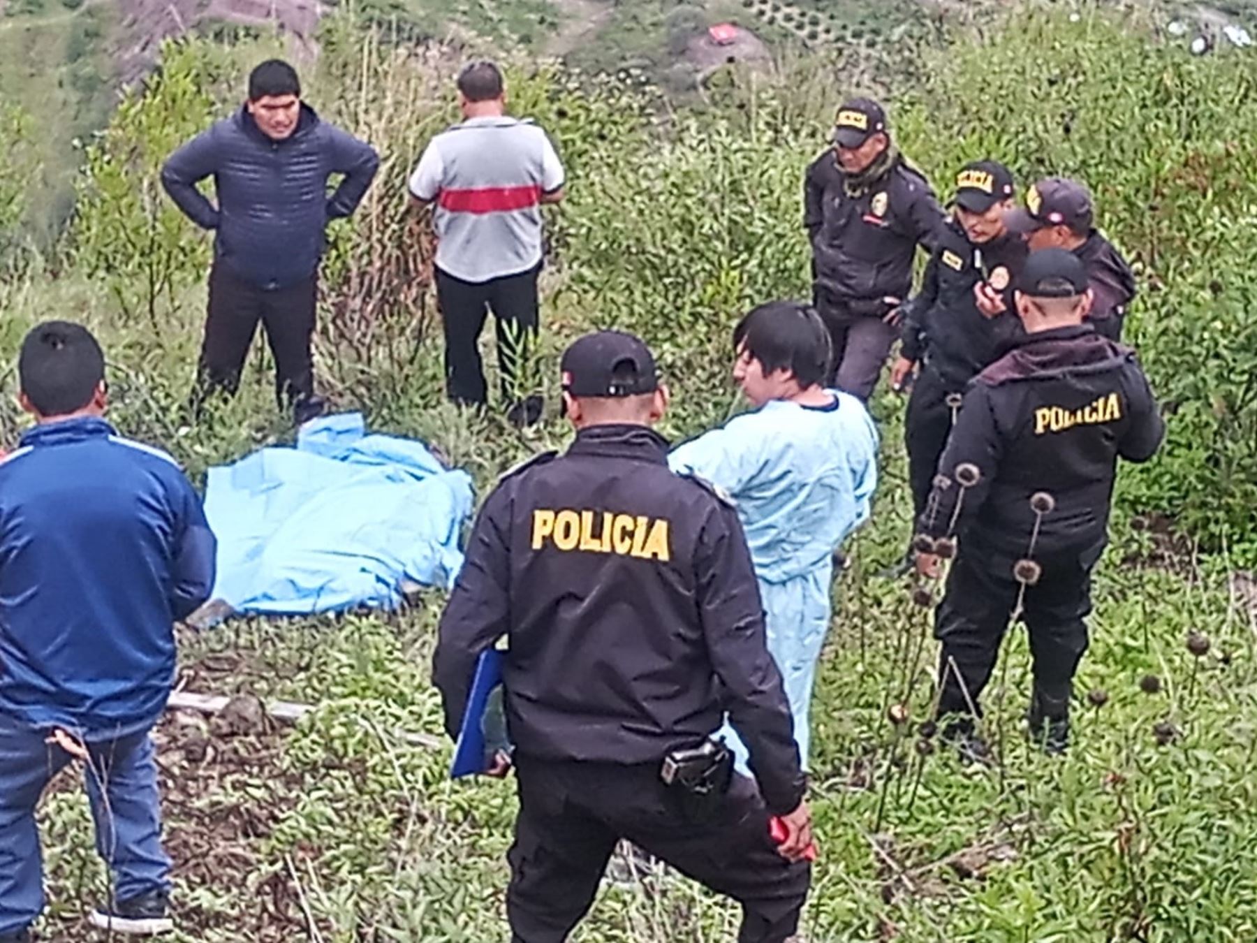 La ambulancia del distrito de Cosme sufrió un despiste y volcadura para luego caer a un abismo de 300 metros. El accidente dejó un muerto y un herido de gravedad.