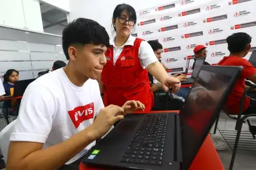 En los "Martes de Chamba", se ofrecen puestos de trabajos para jóvenes. ANDINA/Eddy Ramos