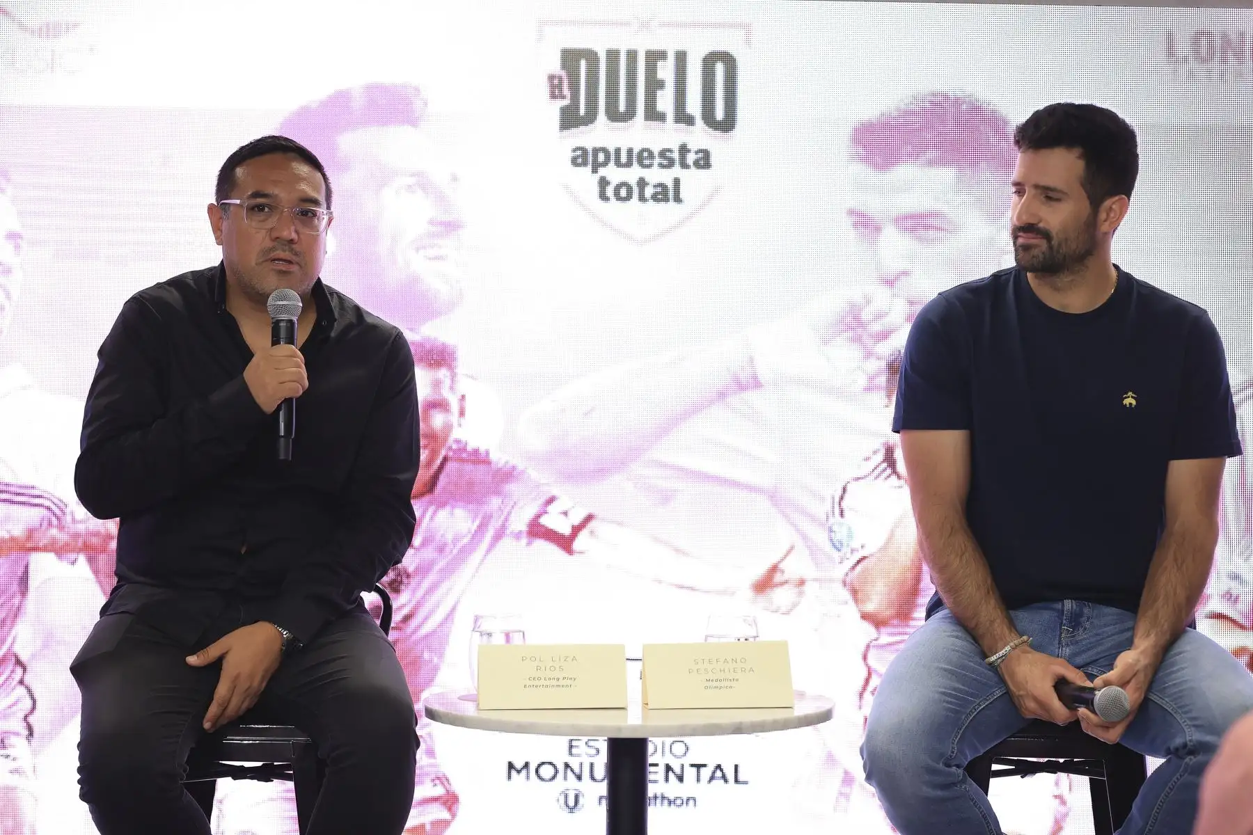 Pol Liza Ríos, CEO de Long Play Entertainment, productora del partido de exhibición entre Universitario de Deportes e Inter de Miami, brindó detalles de la seguridad y artistas que estarán presentes en el evento. Estuvo acompañado del medallista olímpico Stefano Peschiera. Foto: ANDINA/Jhonel Rodríguez Robles