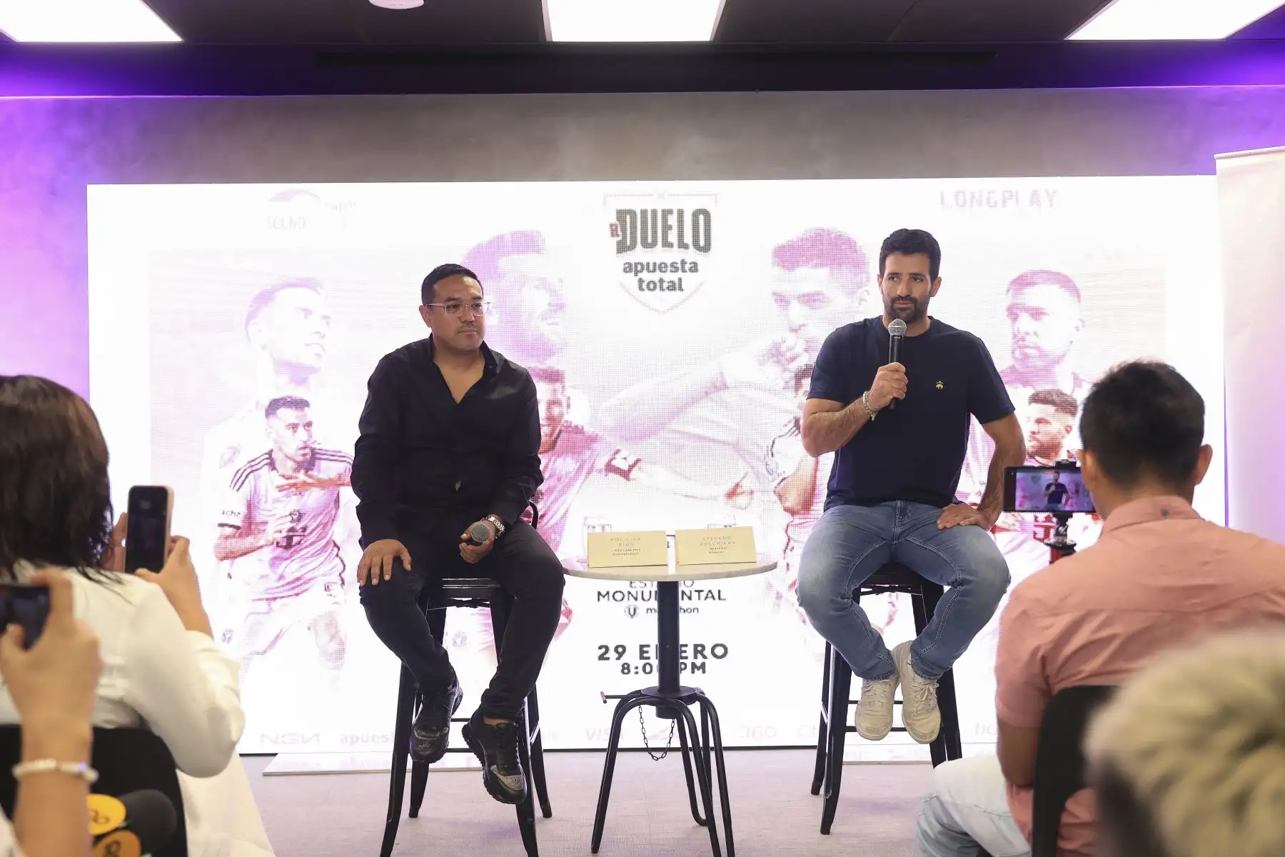 Pol Liza Ríos, CEO de Long Play Entertainment, productora del partido de exhibición entre Universitario de Deportes e Inter de Miami, brindó detalles de la seguridad y artistas que estarán presentes en el evento. Estuvo acompañado del medallista olímpico Stefano Peschiera. Foto: ANDINA/Jhonel Rodríguez Robles