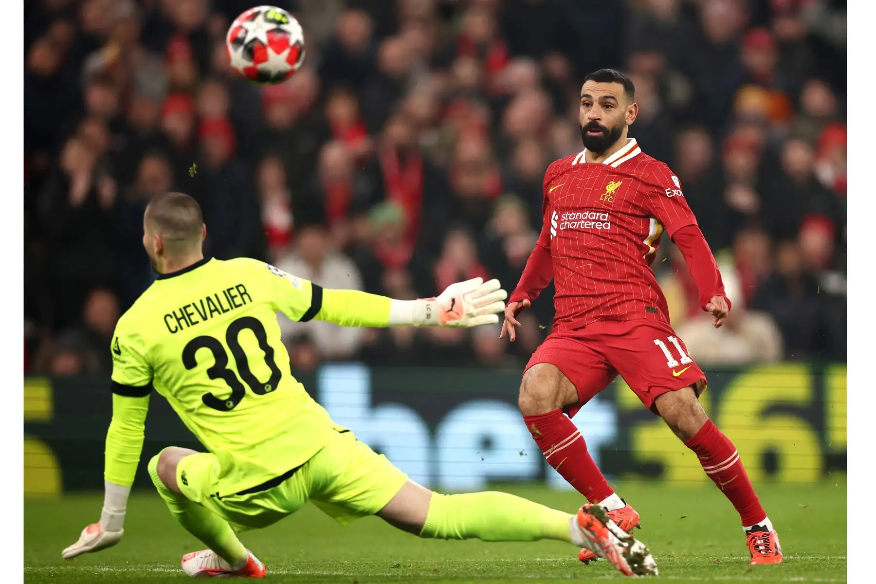 Mohamed Salah de Liverpool  anota el gol inicial 1-0 durante el partido de la fase de la Liga de Campeones de la UEFA entre el Liverpool FC y LOSC Lille, en Liverpool, Gran Bretaña.
Foto: EFE