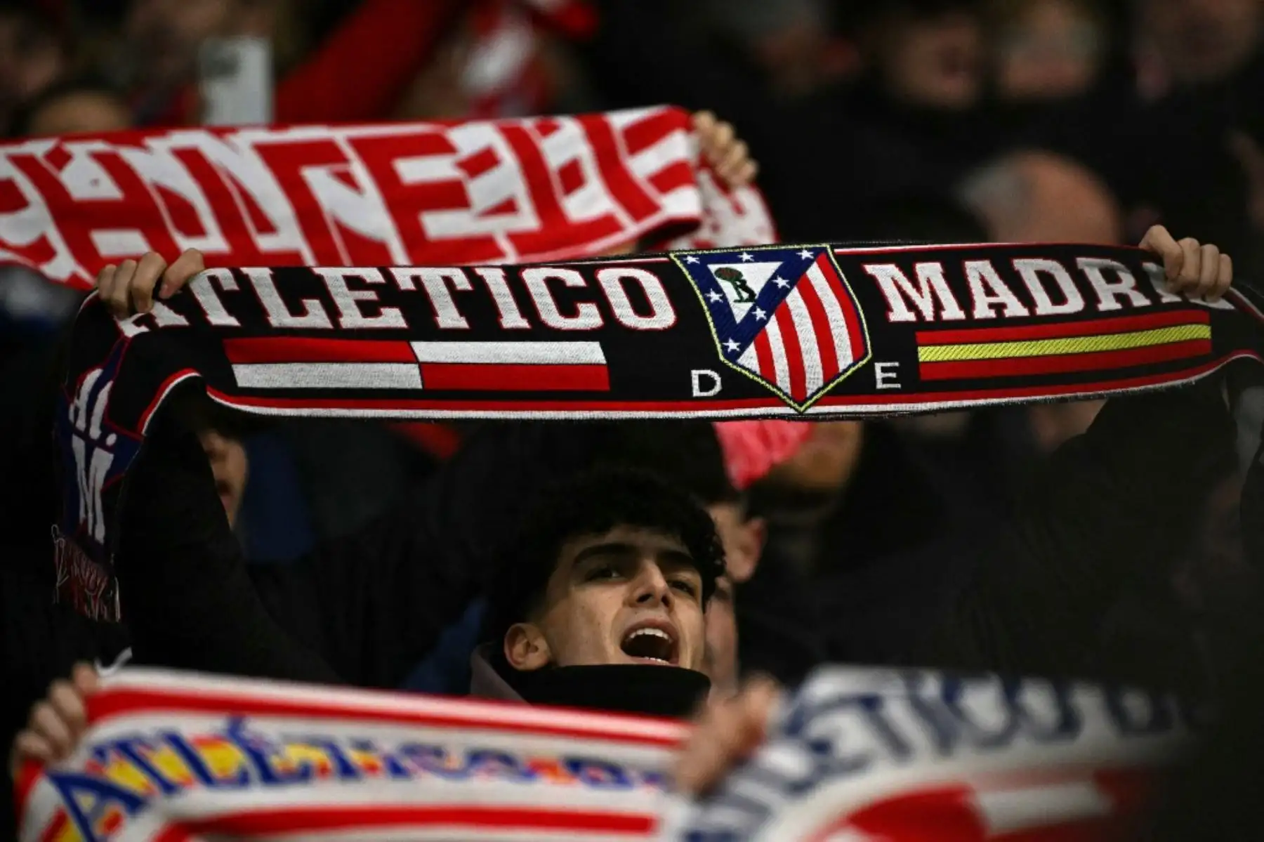 Dos goles de Julián Alavarez (minutos 75 y 89) dieron la victoria al Atlético de Madrid sobre el Bayer Leverkusen (2-1) en el estadio Metropolitano, en encuentro de la séptima jornada de la primera fase de la Liga de campeones de Barrios. Foto: AFP