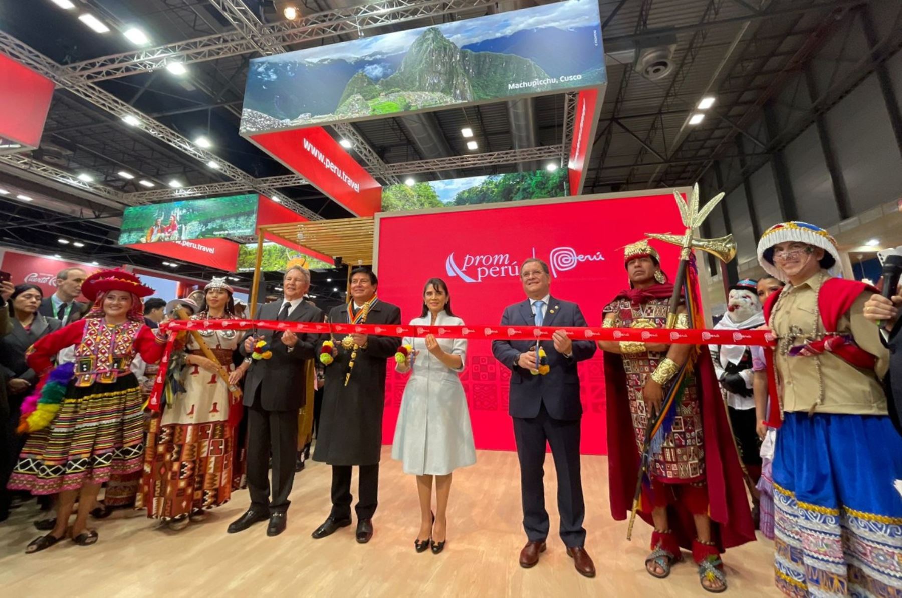 Ministra de Comercio Exterior y Turismo, Desilú León, inauguró el stand de Perú en la feria internacional de turismo FITUR en Madrid, España. ANDINA/Difusión