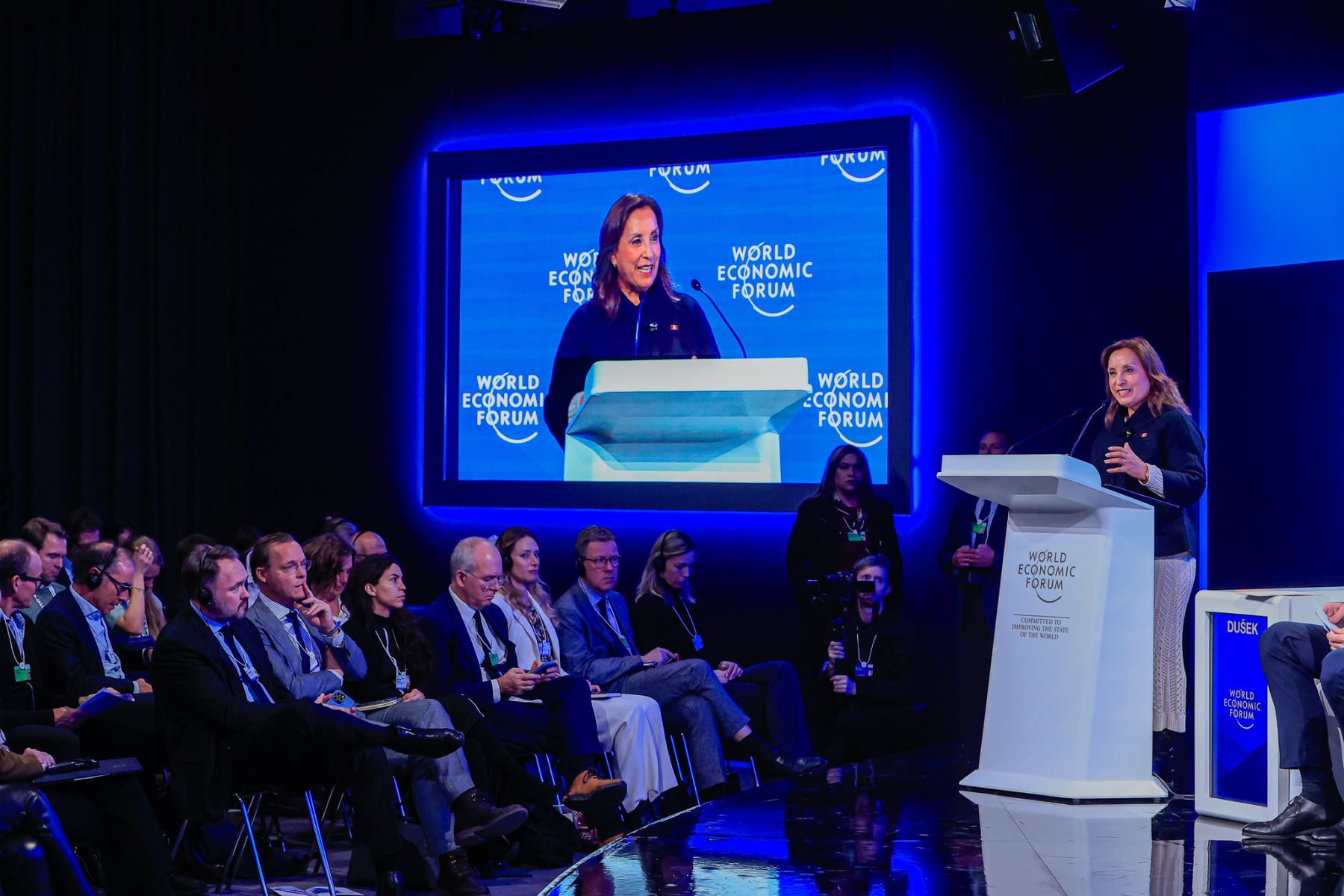 La presidenta de la República, Dina Boluarte, participa en la sesión de Alto Nivel sobre Transición Energética, durante la reunión del Foro Económico Mundial 2025 en Davos, Suiza. Foto: ANDINA/Prensa Presidencia