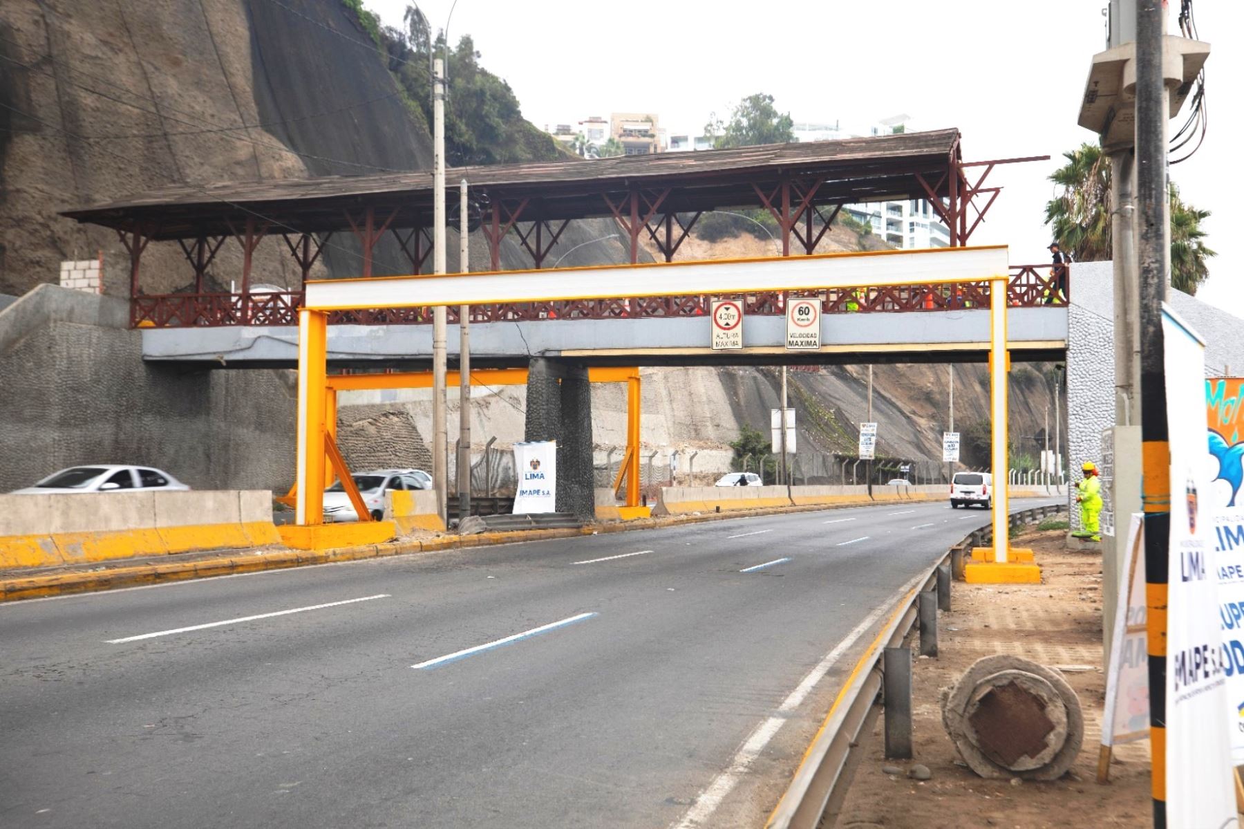 Municipalidad de Lima instala pórticos anti impacto para evitar daños en puentes. Foto: ANDINA/Difusión.