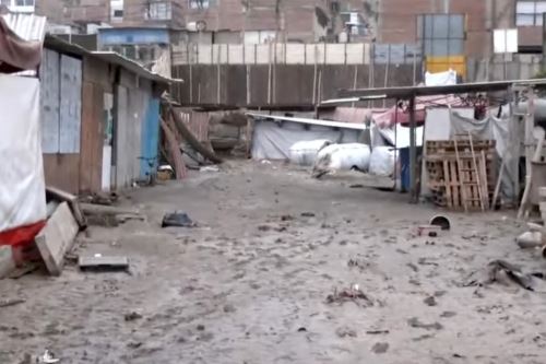 Desborde de río Surco en Chorrillos. Foto: Captura TV