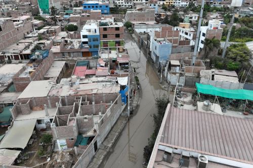 Chorrillos: más de 20 viviendas afectadas por desborde de río Surco