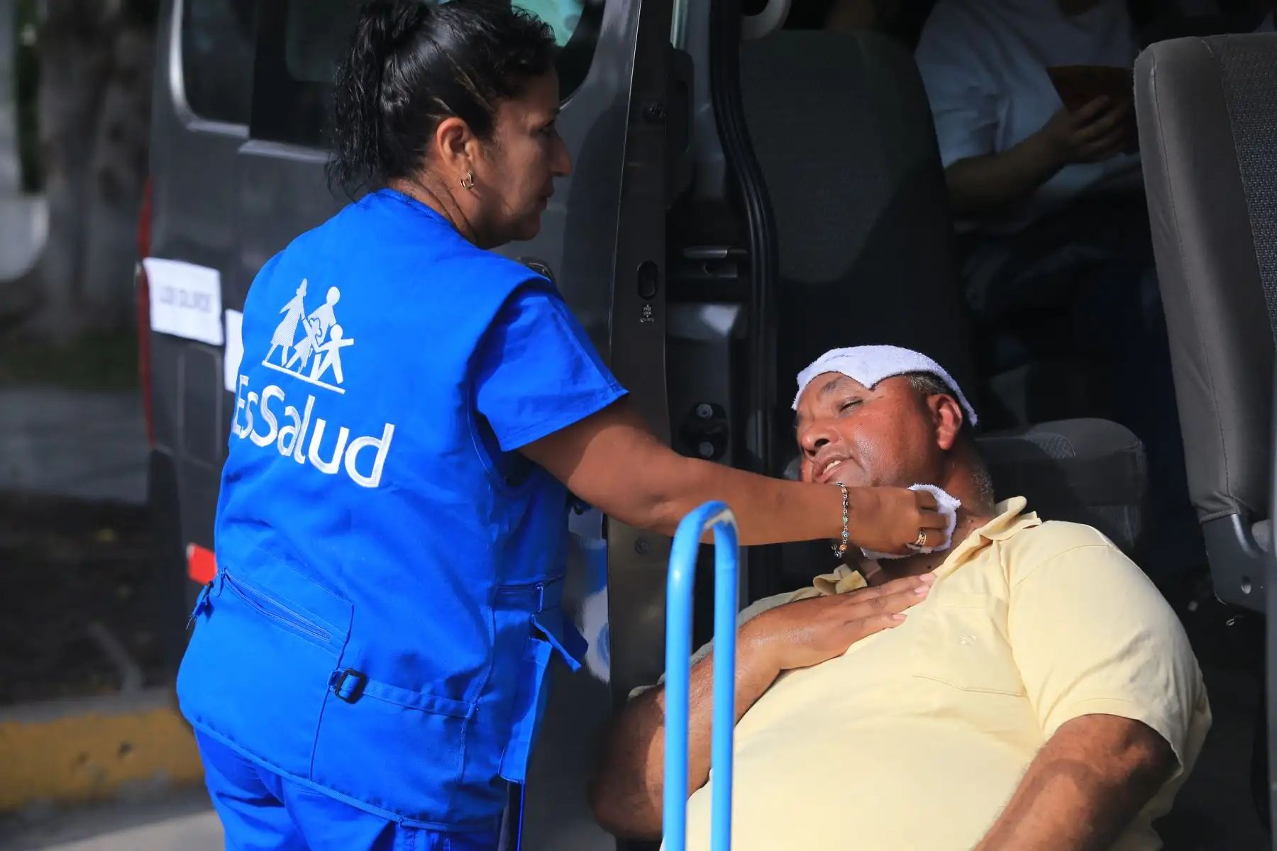 Congreso: proponen ley que garantiza acceso a servicios de salud en casos de emergencia