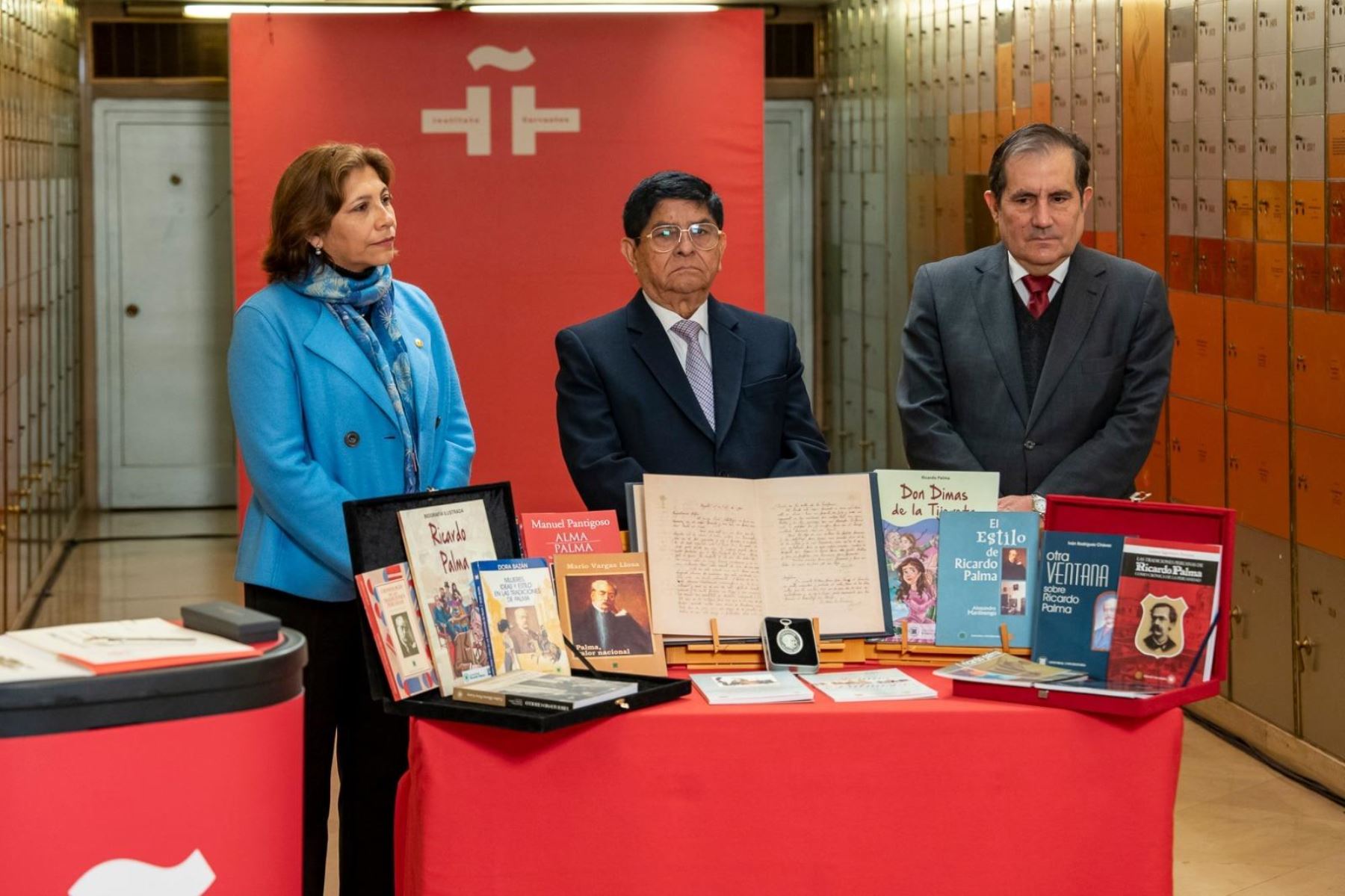 Entregan legado de escritor Ricardo Palma al Instituto Cervantes.