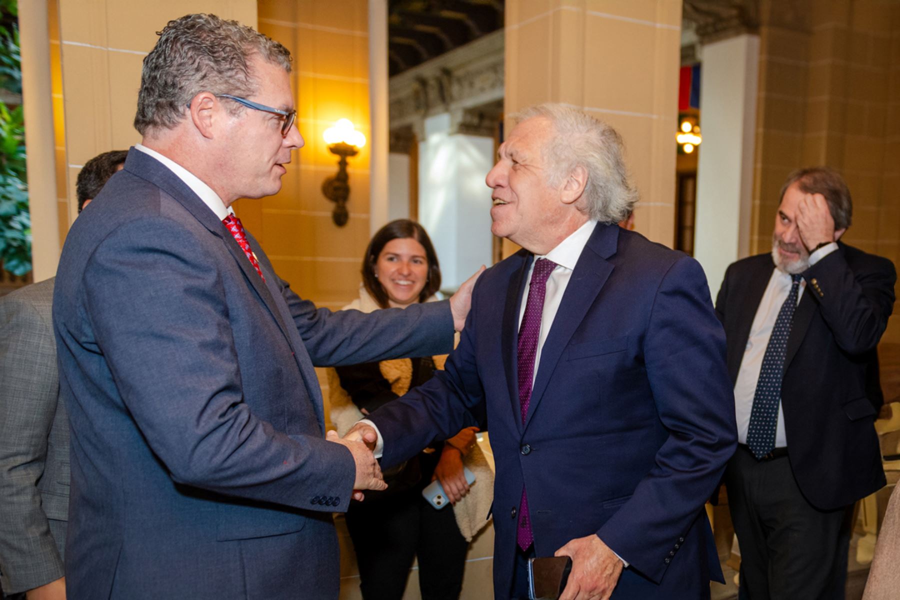 El ministro Morgan Quero tuvo un encuentro con el secretario general de la OEA, Luis Almagro. ANDINA/Difusión