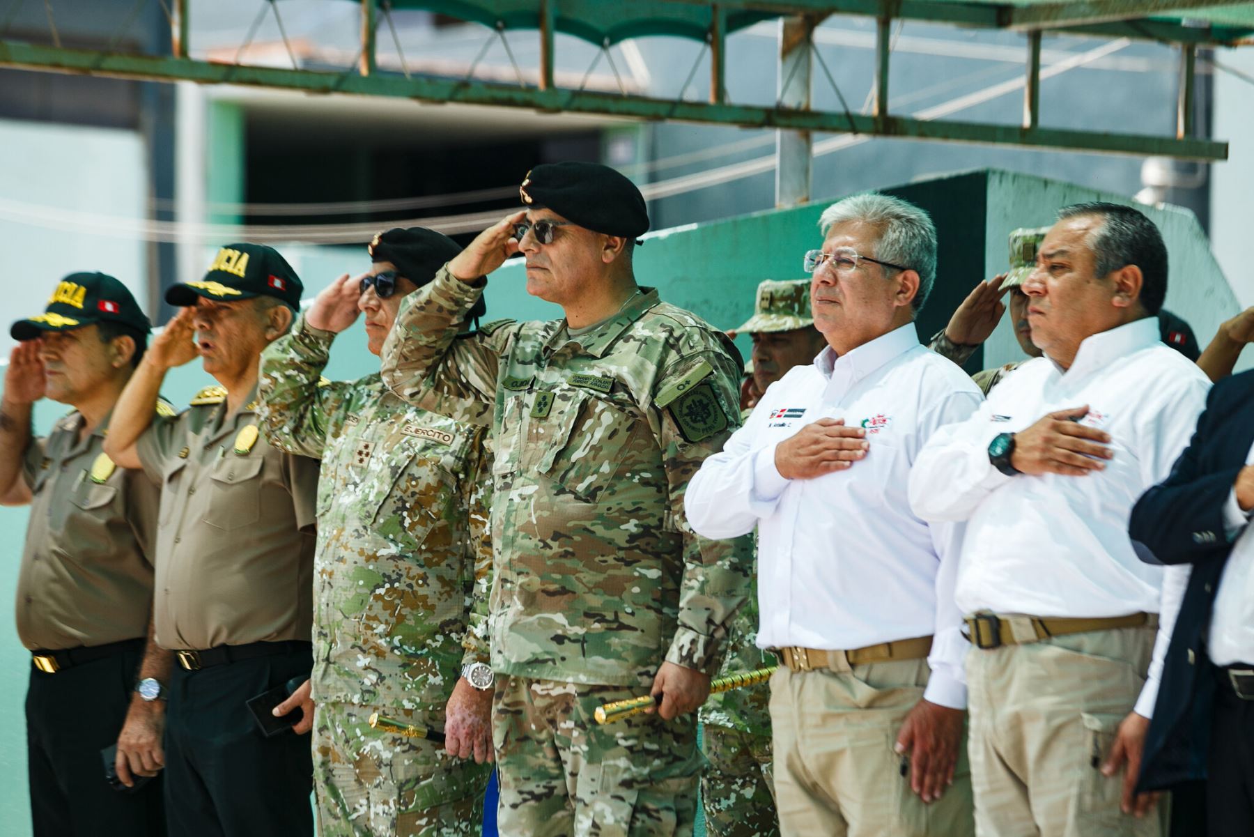 El Gobierno Nacional, a través de la presidencia del Consejo de Ministros y los sectores Defensa e Interior, el Poder Legislativo, el Gobierno Regional de La Libertad y gobiernos locales, unen esfuerzos para fortalecer la lucha contra el crimen organizado a fin de fortalecer la seguridad y recuperar la tranquilidad en La Libertad.
Foto:Mindef